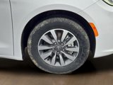 Used 2022 Chrysler Pacifica Touring-L image 4