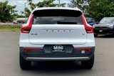 Used 2020 Volvo XC40 T4 Momentum image 4