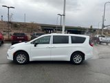 New 2025 Chrysler Pacifica Select image 4