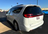 Used 2022 Chrysler Pacifica Touring-L image 5