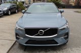 Used 2022 Volvo XC60 B5 Momentum image 2