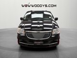 Used 2016 Chrysler Town & Country Touring image 3