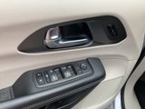 Certified 2023 Chrysler Pacifica Touring-L image 6