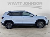 New 2025 Volkswagen Taos SE image 6