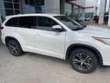 Used 2017 Toyota Highlander Plus image 3