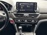 Used 2018 Honda Accord Touring image 3
