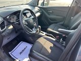 Used 2022 Chevrolet Trax LT w/ LT Convenience Package image 2