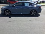 New 2025 Nissan Sentra SR image 3