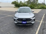 Used 2023 Ford Escape SE image 2