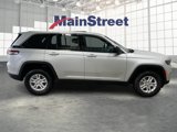 New 2025 Jeep Grand Cherokee Laredo image 6