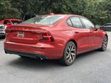 Used 2020 Volvo S60 T6 Momentum image 2
