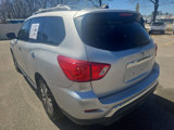 Used 2018 Nissan Pathfinder SV image 2