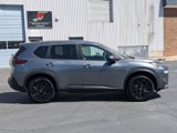 Used 2023 Nissan Rogue SV image 2