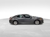 Used 2018 Toyota Camry LE image 4