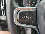 Used 2019 Volvo XC40 T5 Momentum image 5