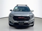 Used 2023 GMC Terrain SLE w/ Driver Convenience Package image 1