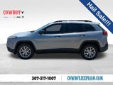 Used 2016 Jeep Cherokee Sport image 3