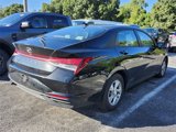 Used 2022 Hyundai Elantra SE w/ Cargo Package image 4