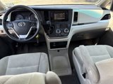 Used 2015 Toyota Sienna L image 4