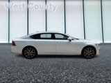 Used 2018 Volvo S90 T5 Momentum w/ Convenience Package image 2