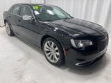 Used 2019 Chrysler 300 Touring w/ Chrome Appearance Package image 3
