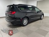 Used 2022 Chrysler Pacifica Touring-L image 6