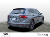 Used 2022 Volkswagen Tiguan SE image 2