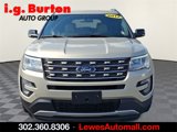 Used 2017 Ford Explorer XLT image 2