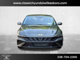 New 2025 Hyundai Elantra SE image 2