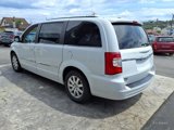 Used 2014 Chrysler Town & Country Touring image 4