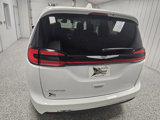 Used 2022 Chrysler Pacifica Touring-L image 3