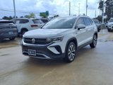 Certified 2022 Volkswagen Taos SE image 2