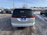 Used 2023 Chrysler Pacifica Touring-L image 6