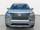 Used 2024 Mitsubishi Outlander SE image 2