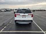 Used 2023 GMC Acadia SLT image 6