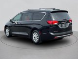 Used 2019 Chrysler Pacifica Touring-L image 3