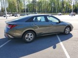 Used 2024 Hyundai Elantra SE image 4