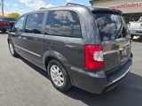 Used 2016 Chrysler Town & Country Touring w/ Driver Convenience Group image 3