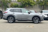 Used 2024 Nissan Rogue SV image 3