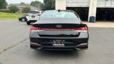 Used 2022 Hyundai Elantra SE image 4