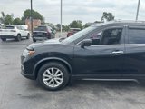 Used 2017 Nissan Rogue SV image 4