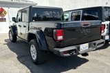 Used 2023 Jeep Gladiator Sport image 3