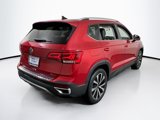 Used 2022 Volkswagen Taos SE image 5