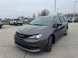 Used 2023 Chrysler Voyager LX image 3