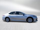 Used 2020 Toyota Camry LE image 2