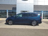 Used 2021 Chrysler Pacifica Touring-L image 2