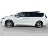 Used 2022 Chrysler Pacifica Limited image 2