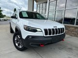 Used 2019 Jeep Cherokee Trailhawk image 2