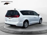 Used 2023 Chrysler Pacifica Touring-L image 4