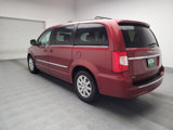 Used 2014 Chrysler Town & Country Touring image 5